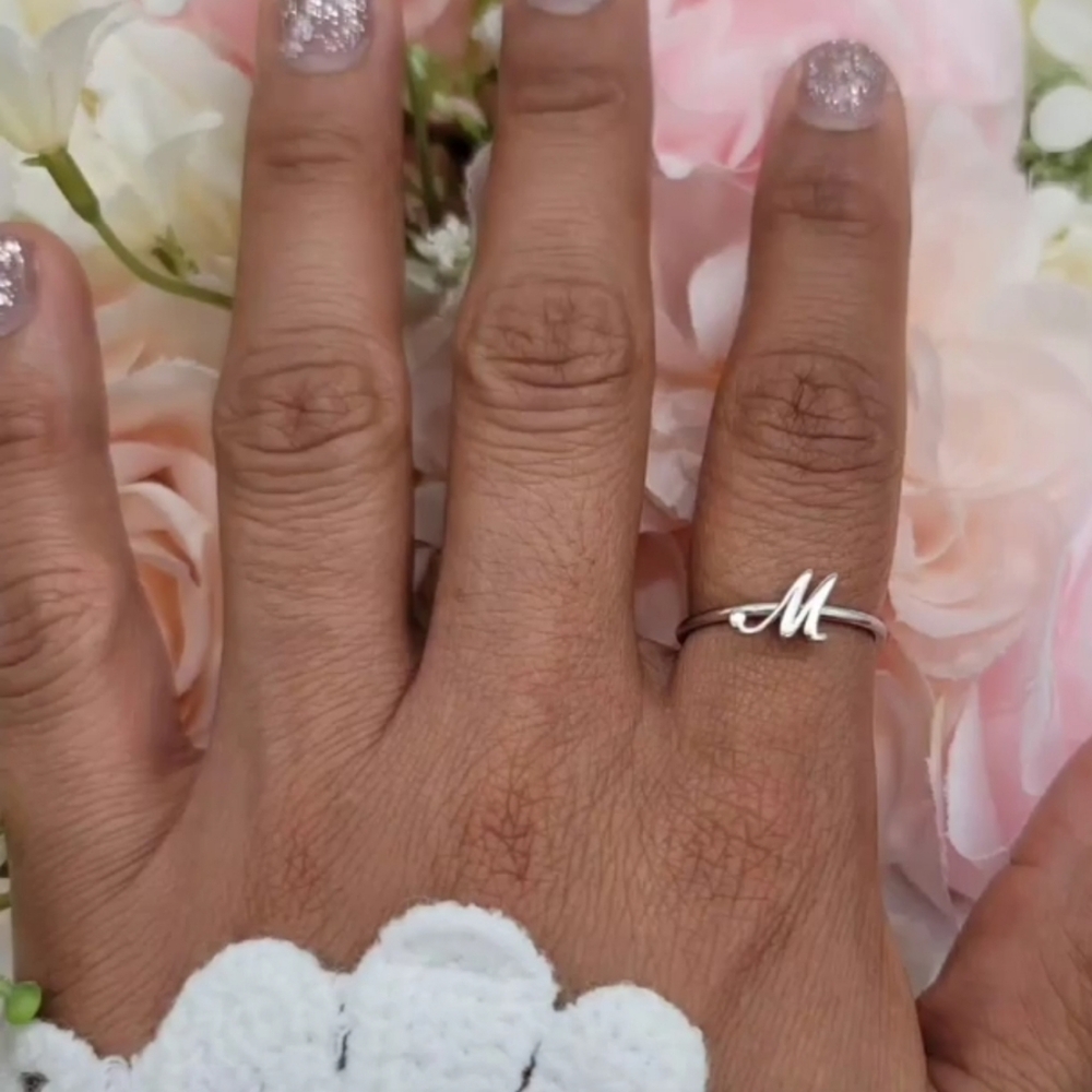 🥰 DAINTY INITIAL STERLING SILVER RING - Picture 2 of 13